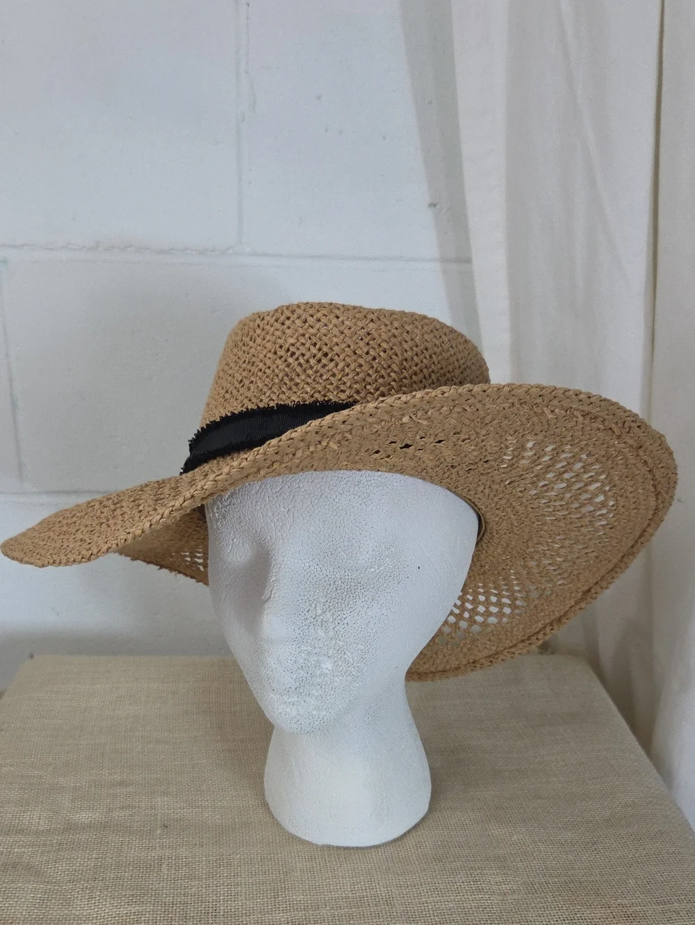 Hurley Wide Brim Paper Straw Sun Hat with Black Band SzS/M